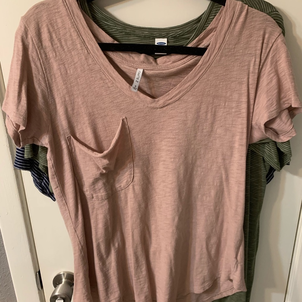 SELLING 3 TOPS ALL TOGETHER FOR CHEAP!!